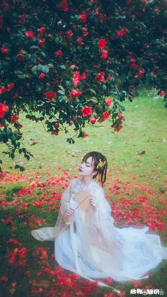 汉服、Lolita洋装、JK制服哪个对身材要求最低呀