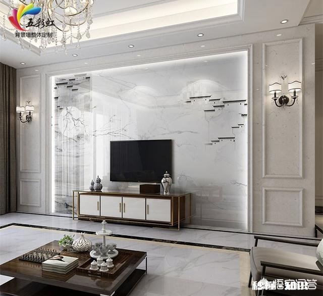 家里的背景墙要装修,UV板和瓷砖哪个好