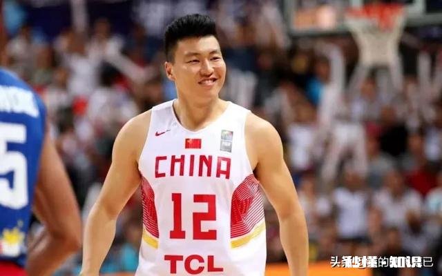 为什么打篮球刚开始大概十几分钟，脚底就感觉很酸没力，然后下场休息缓了一会就不会了，每次打球都这样