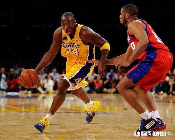 为什么打篮球刚开始大概十几分钟，脚底就感觉很酸没力，然后下场休息缓了一会就不会了，每次打球都这样