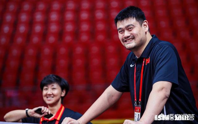 你支持男篮换教练吗李楠经验不足,没打过总决赛,战术不多∩以让资深球迷去选教练吗