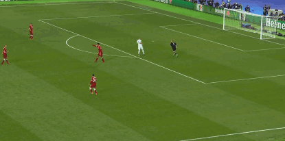 本泽马加盟皇马以后，年年吵着要卖本泽马，为什么现在也没有卖