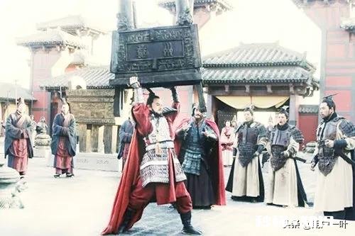 力能扛鼎的霸王项羽遇上倒拔垂杨柳的鲁智深,谁的力气更大