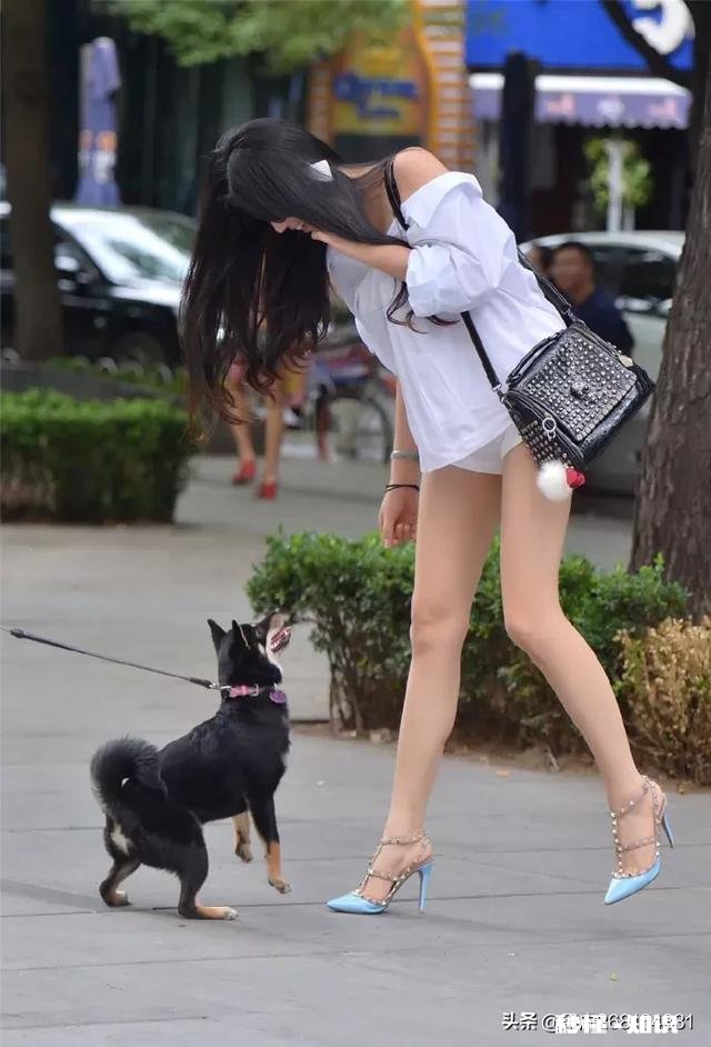 怎样防止女孩穿短裙走光