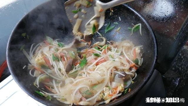 我想问下炒河粉除了眼见的食材之外还需要什么调料配方