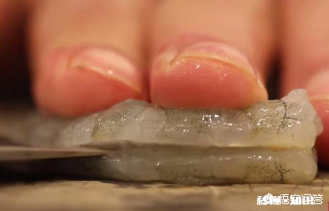 冰冻虾仁和青辣椒怎么炒好吃