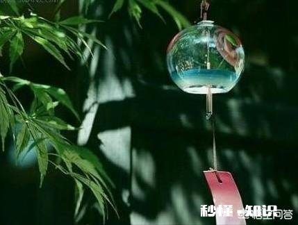 上联：春随落花走，下联怎么对