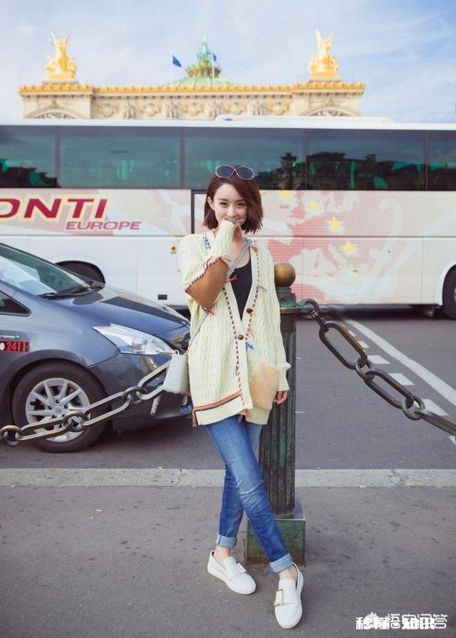 牛仔裤怎么搭配更时髦