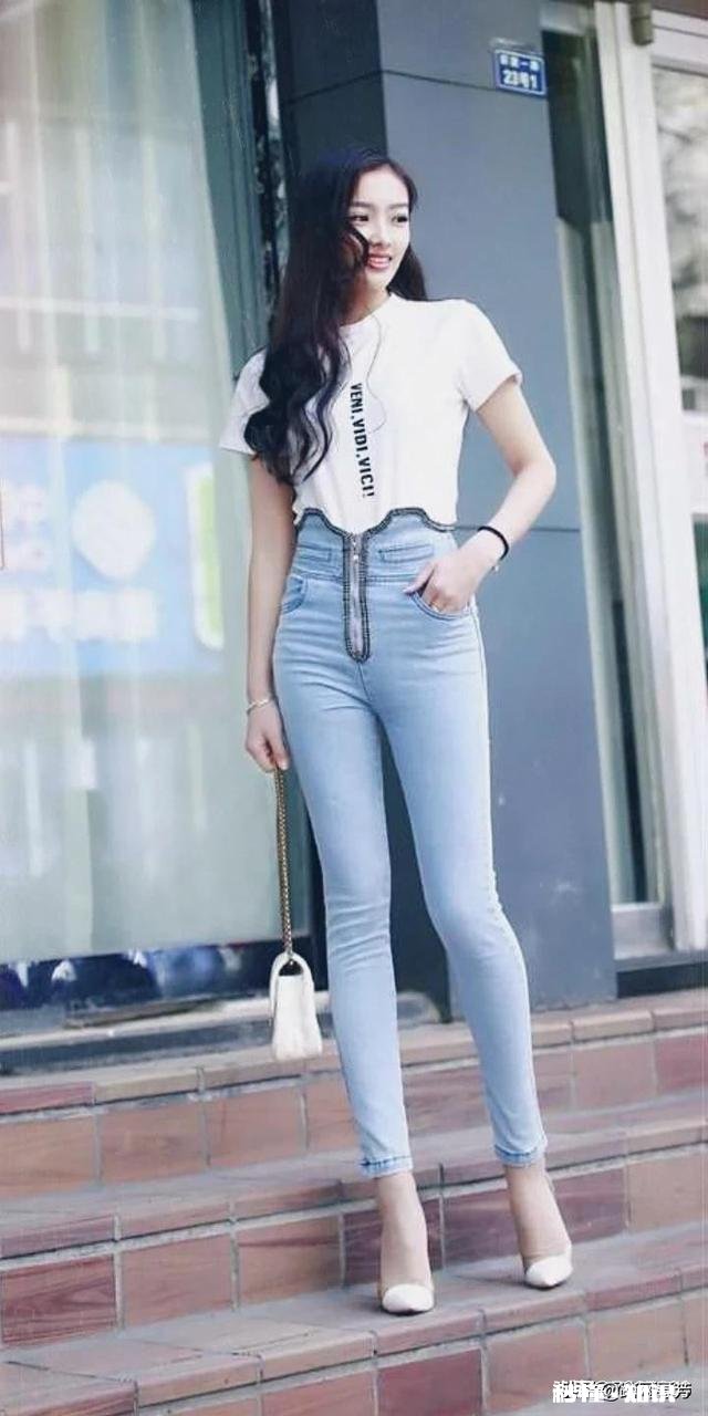 牛仔裤怎么搭配更时髦