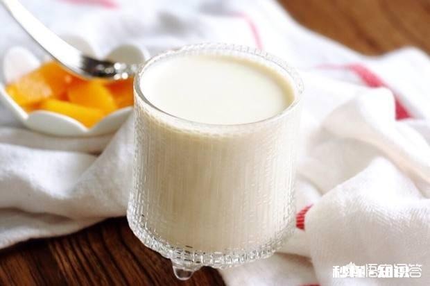 宝宝吃饭越来越多，还要喝奶吗