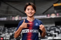 两名防守球员连拉带拽上演“全武行”，王霜硬扛帮助队友制造点球救主，你如何看