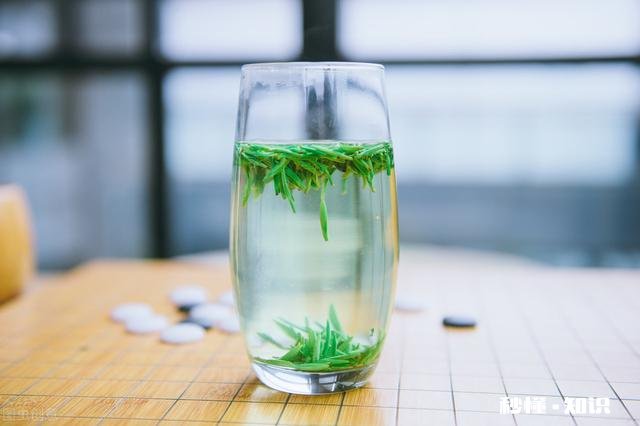 为什么绿茶泡出来的茶汤那么脏，铁观音泡出的茶汤那么清澈
