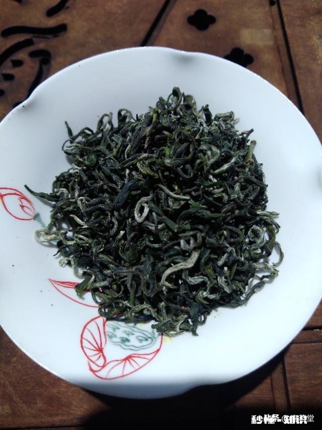 为什么绿茶泡出来的茶汤那么脏，铁观音泡出的茶汤那么清澈