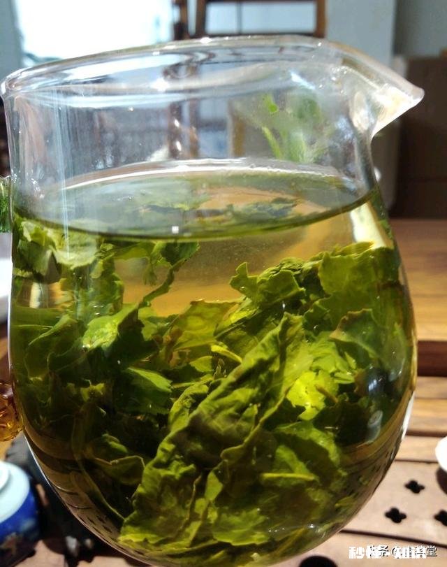 为什么绿茶泡出来的茶汤那么脏，铁观音泡出的茶汤那么清澈