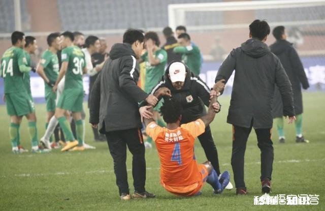 鲁能三大外援足协杯屈居亚军后齐落泪，塔尔德利、佩莱和吉尔谁能留队