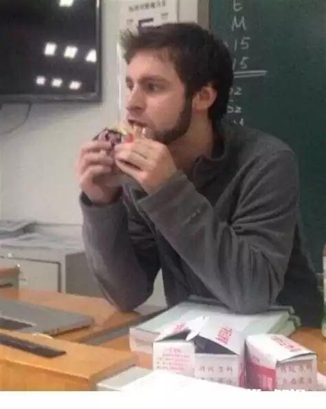 我有个想法，想开一家辣条实体店。现场制作辣条外面隔玻璃可以看到里面，怎么样呢