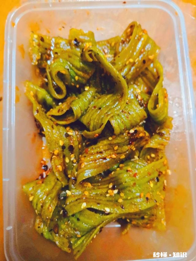 我有个想法，想开一家辣条实体店。现场制作辣条外面隔玻璃可以看到里面，怎么样呢