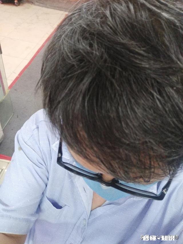 大家多长时间不理发了大家的头发都成啥样了,有何分享