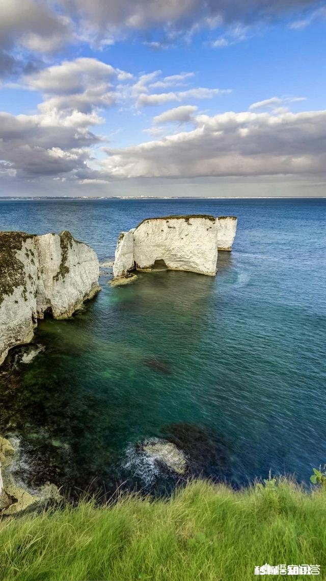 如果有一个好朋友向你借钱，你应不应该借给他