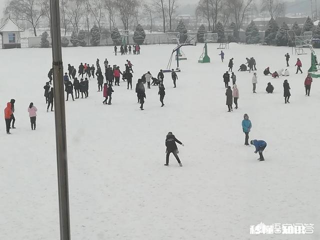 教师补课，为何成了有的人茶余饭后的热门话题