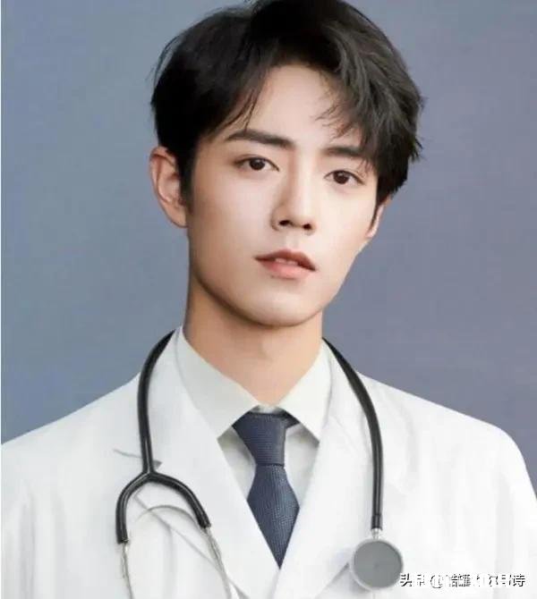 被摸手之后，肖战又遭遇私生饭卡车门，如何看待“私生饭”哪些明星有类似的遭遇