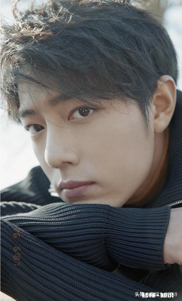 被摸手之后，肖战又遭遇私生饭卡车门，如何看待“私生饭”哪些明星有类似的遭遇