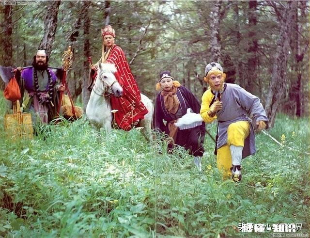 《西游记》原著，孙悟空拜师方寸山并没交学费，那师徒众人用什么买米做饭