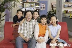 我从来都不用女儿们的钱，让他们给我买东西我都会把钱还给他们的，大家都是这样吗