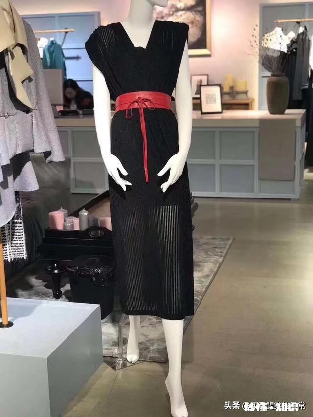 年底衣服色彩上怎么搭配