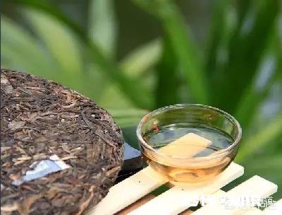 品饮普洱茶，感觉麻舌、燥口、锁喉，是茶叶品质不好吗