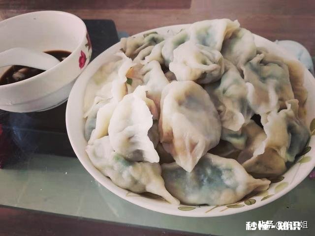 疫情持续,对独自在家不会做饭还没钱的单身狗来说,意味着什么