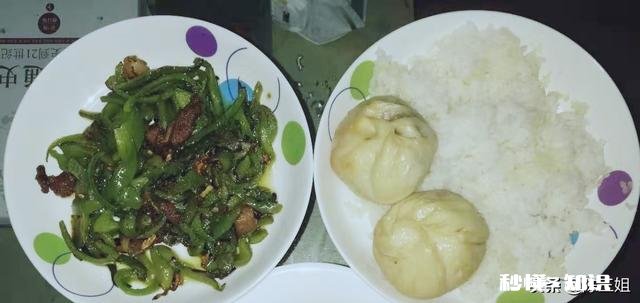 疫情持续,对独自在家不会做饭还没钱的单身狗来说,意味着什么