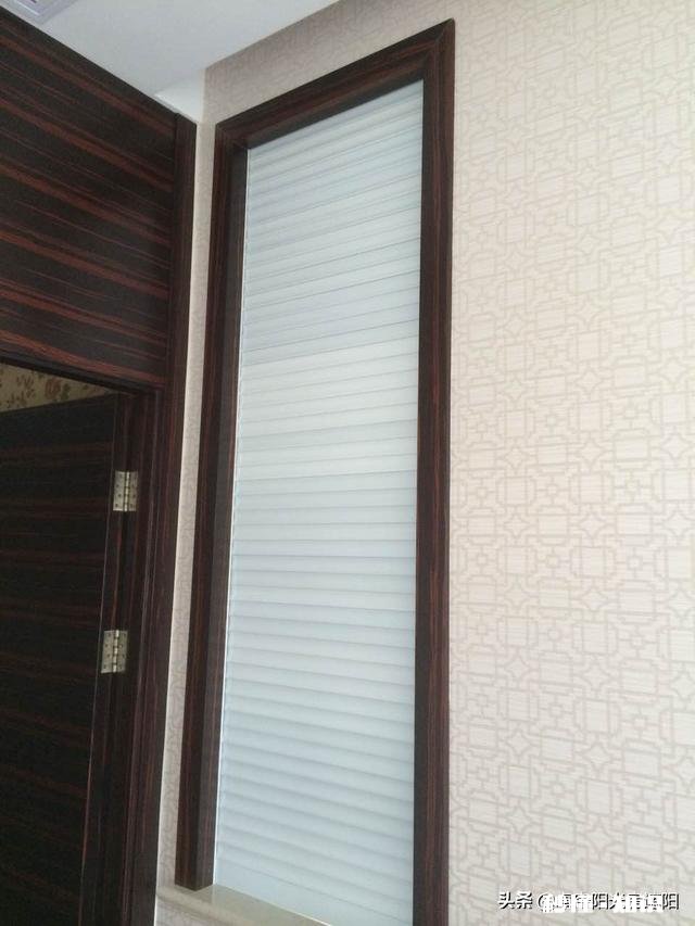 在卫生间安装一个百叶窗好不好