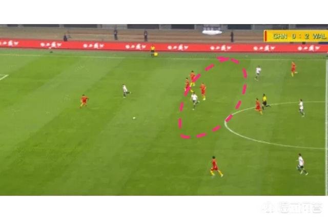 国足0-1输泰国队,进攻时有三名队员场上散步,将养生足球进行到底,你怎么看