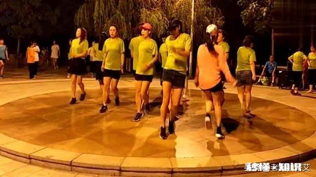 自已在家做膝盖艾灸可是脚脖子红点了怎么回事