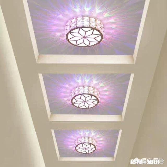 过道是长菱形的吊顶,配什么灯好看