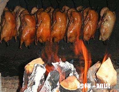 菜市里的烧鸭为什么看起来那么鲜艳