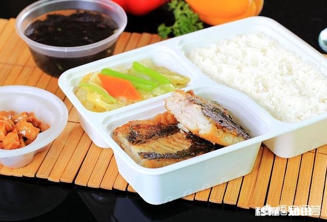 为何有时叫外卖比去实体店点餐还要便宜