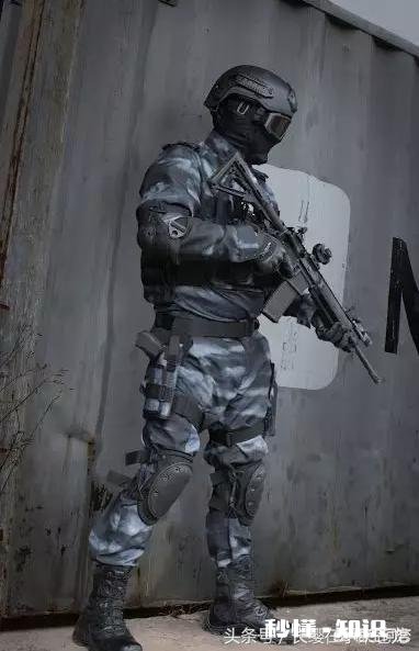 上联：冬去春来又一年，忙，忙，忙。怎么对下联