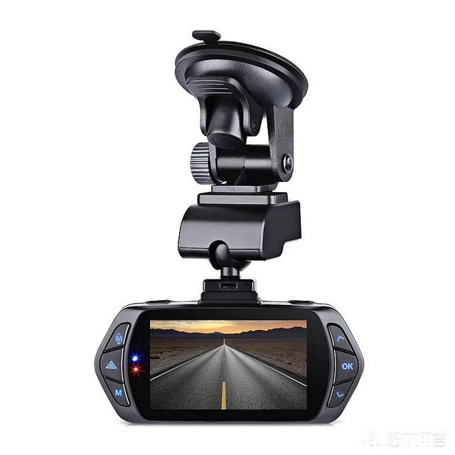 各位哪个牌子的行车记录仪清晰度高夜视效果好点