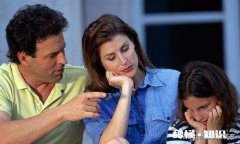 好烦啊，好朋友跟女朋友关系不好，甚至是互相讨厌，我该怎么办，两边都放不下