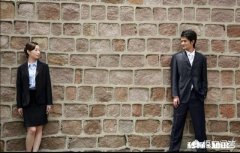 走在路上与陌生人对视的瞬间你脑子里都在想什么