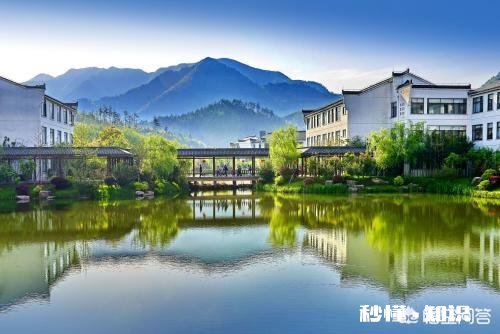 为什么喜欢的男友，他特别关心闺蜜而不关心我，我付出那么多，怎么办