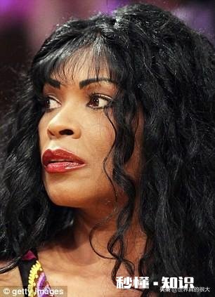 为什么当初科比要告她母亲这是一种什么行为