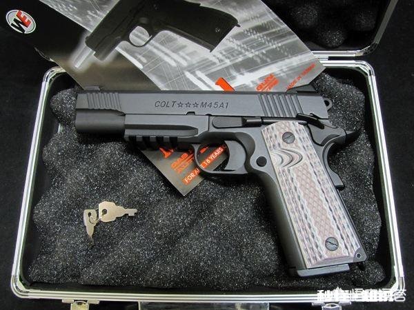 AK47被誉为枪王，二战中有哪些步枪、机枪、冲锋枪被誉为该领域的AK47