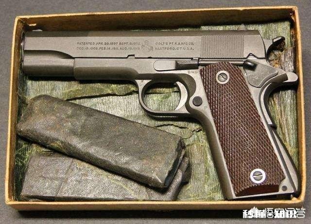 AK47被誉为枪王，二战中有哪些步枪、机枪、冲锋枪被誉为该领域的AK47