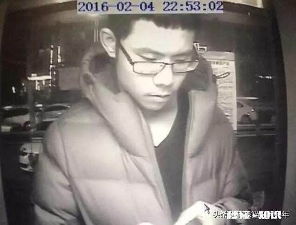 南宁一男子杀害父母在境外落网，其父亲为律师，母亲为大学教授，还有哪些信息值得关注