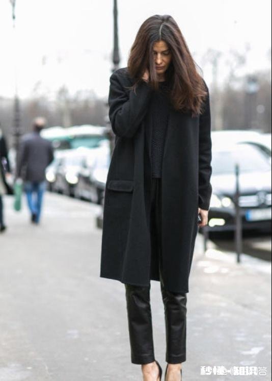 黑色的长衣服配什么颜色的裤子