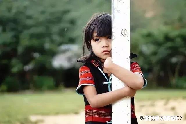 母亲脾气暴躁，性格偏执，跟她相处时自己情绪低落，不耐烦，时不时的抓狂怎么办