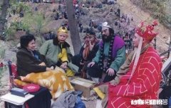 为什么有人说一些电视剧是夏天戏在冬天拍，冬天戏在夏天拍